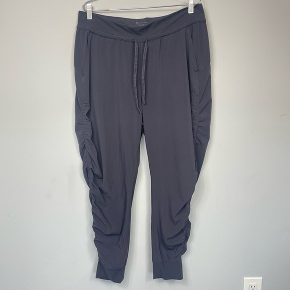 Athleta Attitude Pant Ruched Jogger Gray 384001 Size 14 Yoga Dance Travel Gym - Picture 5 of 12